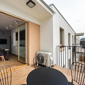 Wola Skwer Sunny Apartament